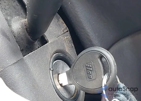 1999 Jeep Cherokee Classic/Sport z USA, uszkodzony, nr VIN 1J4FF68S1XL676980